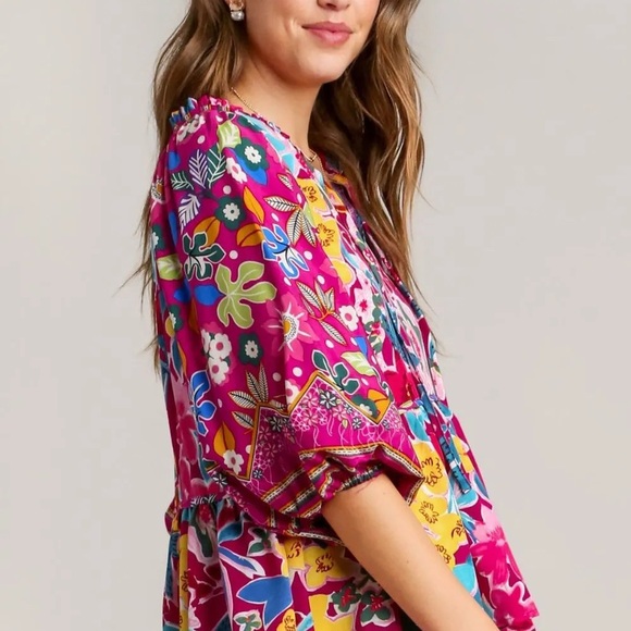 - Floral Multicolor Women's Top NWOT - Picture 2 of 4